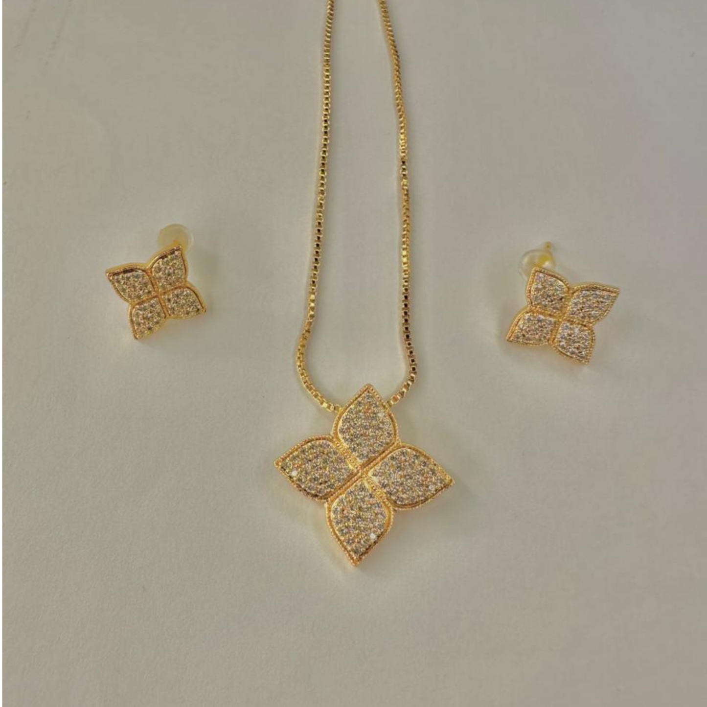 Golden Coloured Four-Leaf Flower Necklace and Earring Set