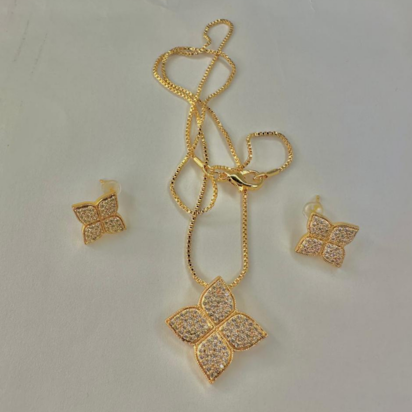Golden Coloured Four-Leaf Flower Necklace and Earring Set